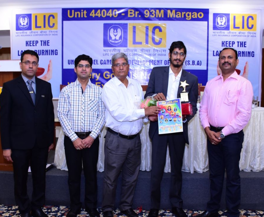 Khaiman Andani Khavtay felicitated in 2020 at the lic division office 